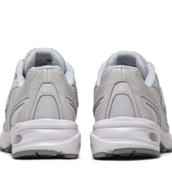 New Balance 740