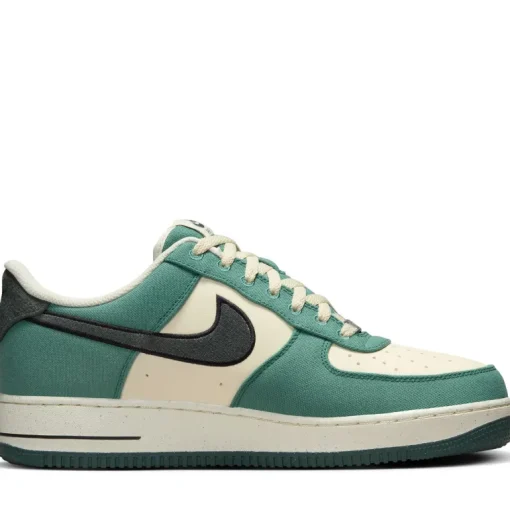 Nike Air Force 1 '07 LV8