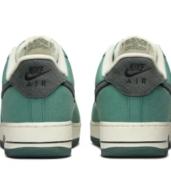 Nike Air Force 1 '07 LV8