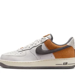 Nike Air Force 1 '07 LV8