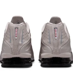 Nike Shox R4