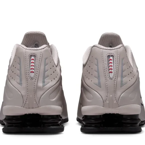 Nike Shox R4