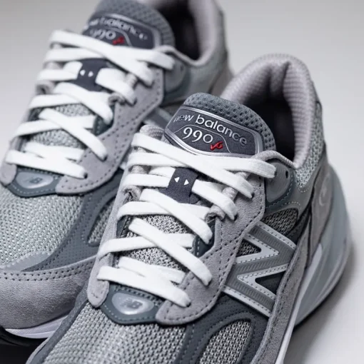 Women's New Balance Made in USA 990v6